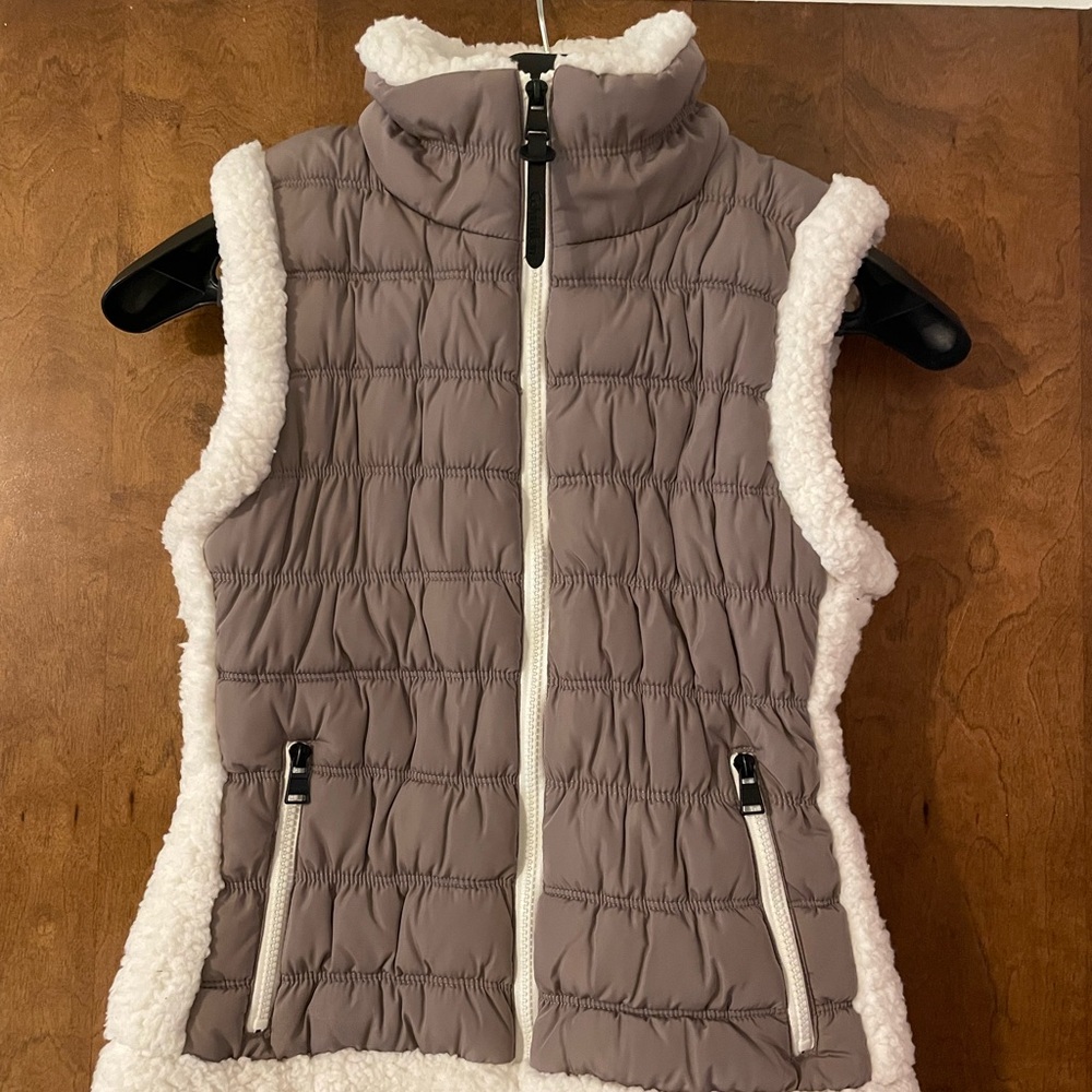 CALVIN KLEIN PERFORMANCE VEST
